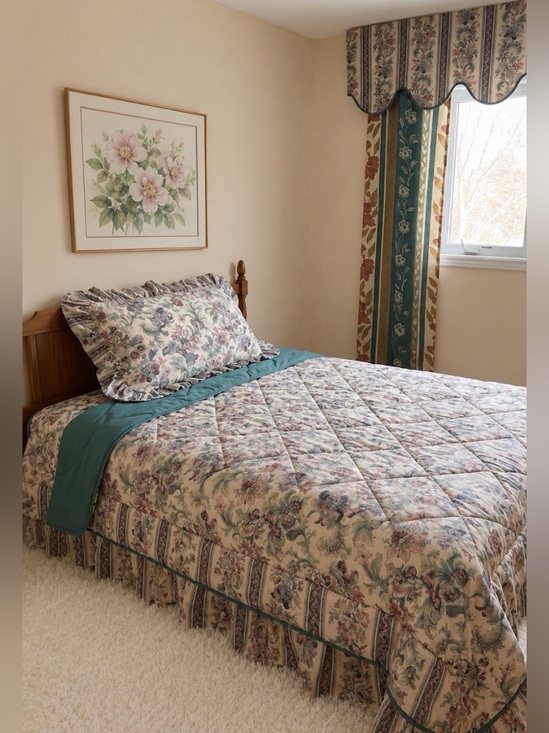 Other - Classic Floral Quilted Bedspread in Teal and Cream